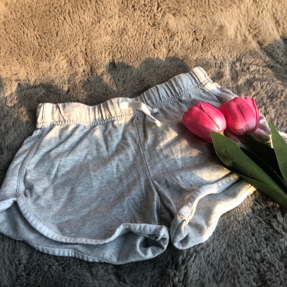 GRAY SHORTS - Picture 2 of 3